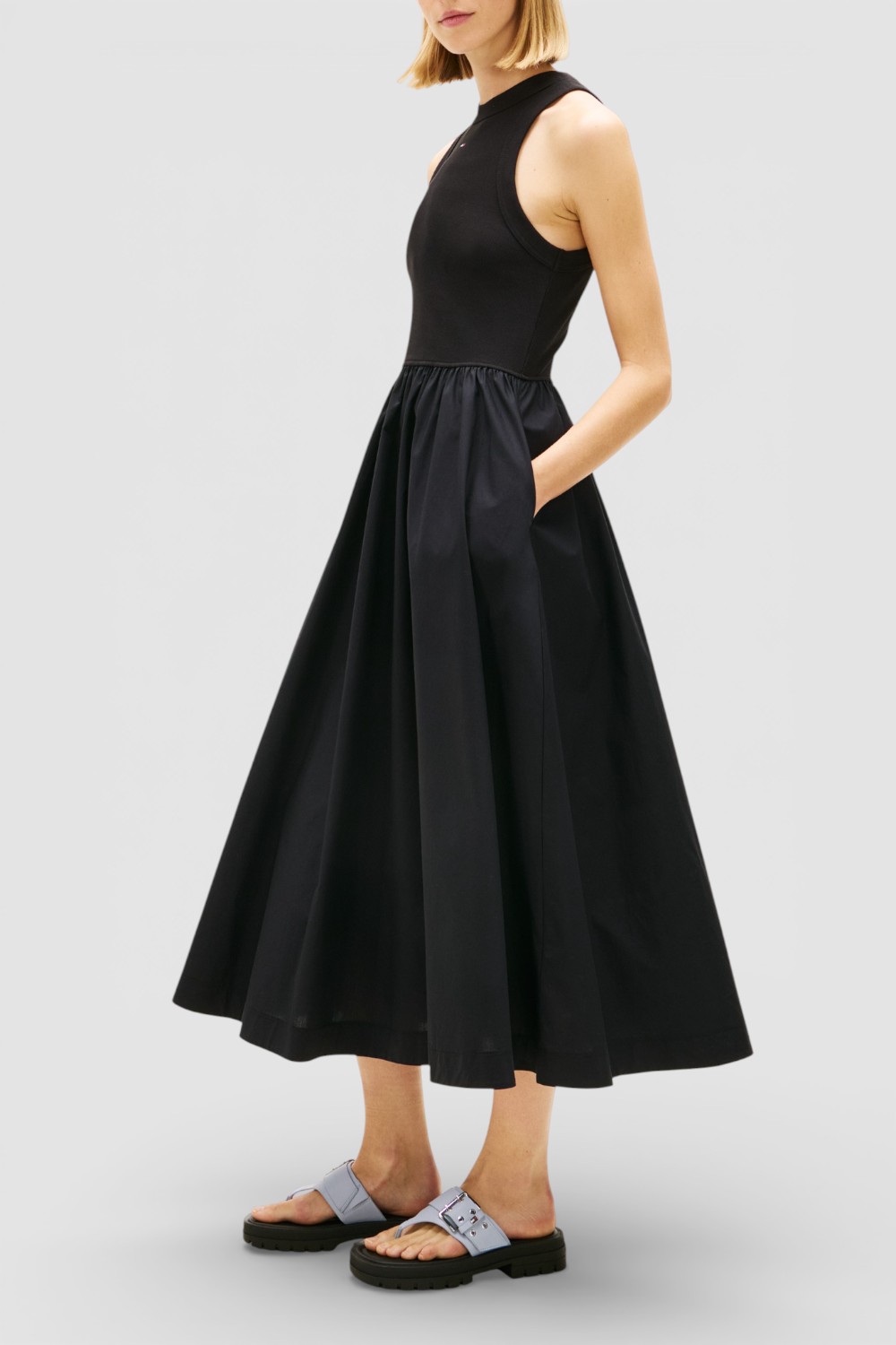 תמונת כל הלוק של שמלה